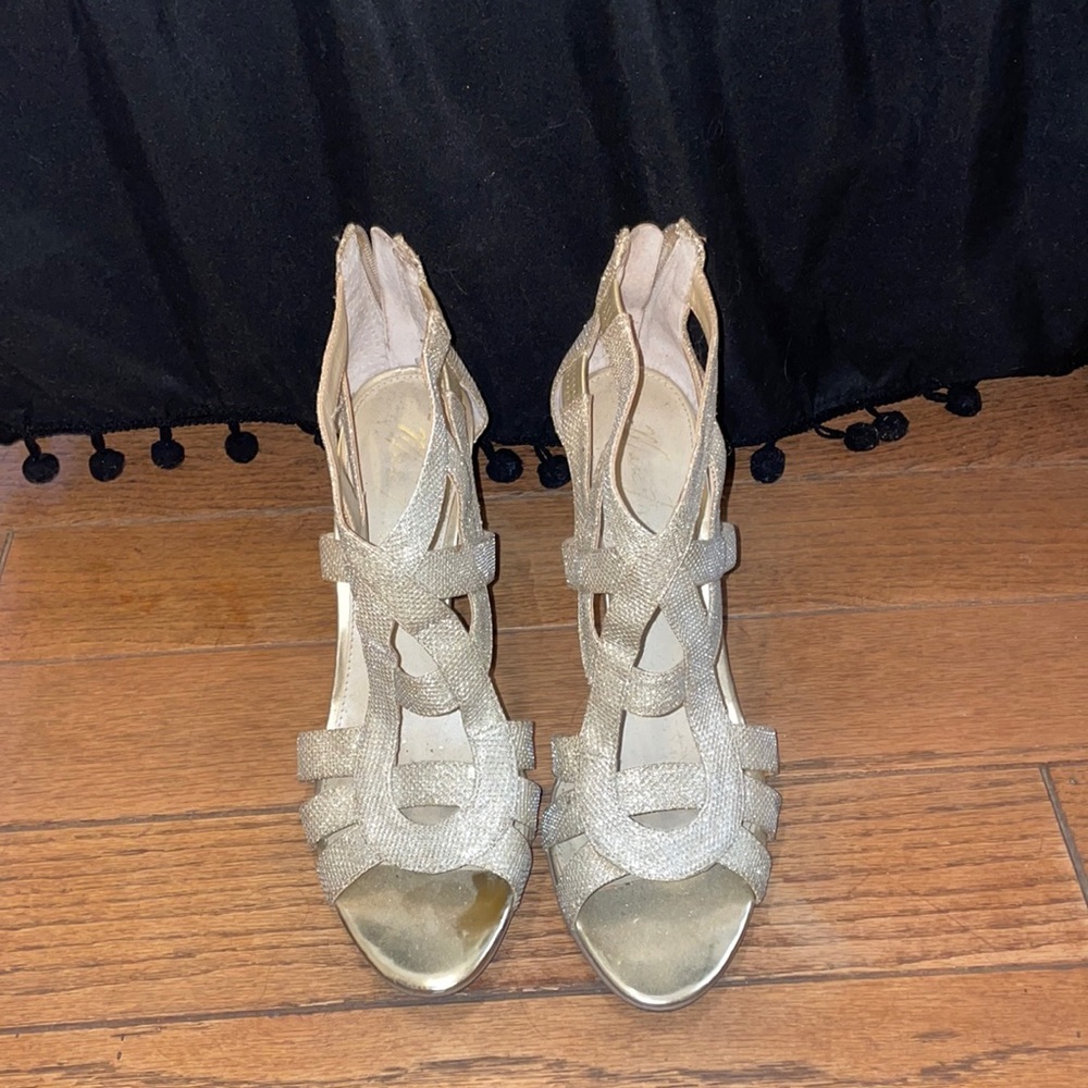 Marc fisher sparkle gold heels
